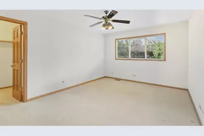 8261 Lake Ridge Drive, Burr Ridge, IL 60527 - Photo 33