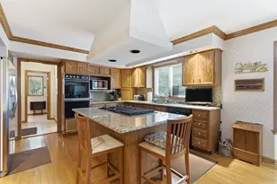 8261 Lake Ridge Dr, Burr Ridge, IL 60527 - Photo 11