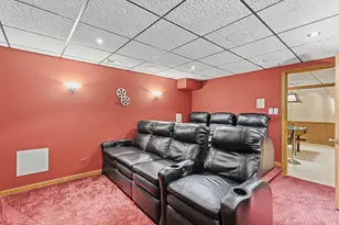 8261 Lake Ridge Dr, Burr Ridge, IL 60527 - Photo 43