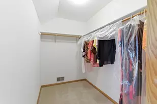 8261 Lake Ridge Dr, Burr Ridge, IL 60527 - Photo 31