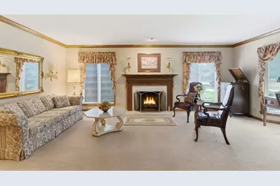 8261 Lake Ridge Drive, Burr Ridge, IL 60527 - Photo 7