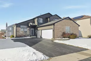 9038 Hillcrest Ln, Woodridge, IL 60517 - Photo 1