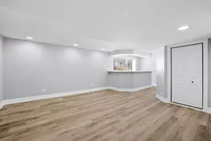 9038 Hillcrest Ln, Woodridge, IL 60517 - Photo 19