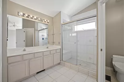 9038 Hillcrest Lane, Woodridge, IL 60517 - Photo 13