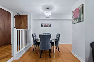 73 W Pier Dr, Westmont, IL 60559 - Photo 3