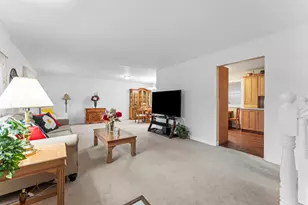 2819 Sun Valley Dr, Cary, IL 60013 - Photo 5