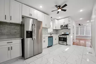 [Address not provided], Chicago, IL 60617 - Photo 3