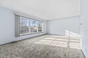 7487 Northway Dr, Hanover Park, IL 60133 - Photo 9