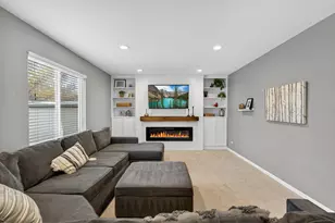 9 Annandale Ct, Lake in the Hills, IL 60156 - Photo 3