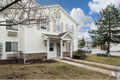 1117 Silverstone Drive #1117, Carpentersville, IL 60110 - Photo 5