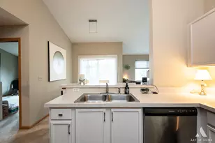 1117 Silverstone Dr, Carpentersville, IL 60110 - Photo 11