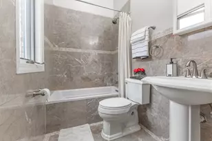 6352 W Giddings St, Chicago, IL 60630 - Photo 15