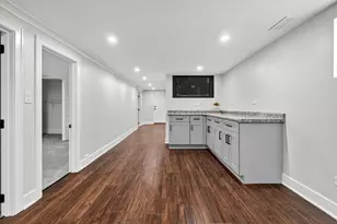 7642 S Merrill Ave, Chicago, IL 60649 - Photo 15