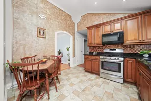 5610 W 85th St, Burbank, IL 60459 - Photo 13