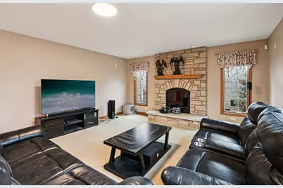 160 Lincoln Street, Roselle, IL 60172 - Photo 7