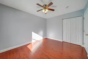 1906 Fairfield Rd, Lindenhurst, IL 60046 - Photo 13