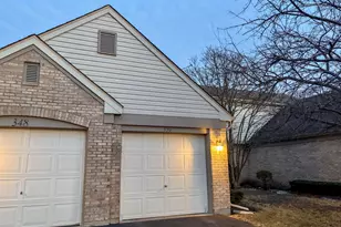 350 Crystal Ridge Dr, Crystal Lake, IL 60014 - Photo 3
