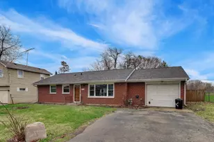 2917 Virginia Ave, McHenry, IL 60050 - Photo 1