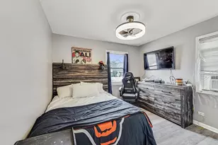 318 Marquette St, Park Forest, IL 60466 - Photo 15