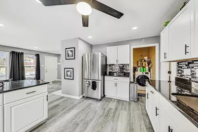 318 Marquette Street, Park Forest, IL 60466 - Photo 9