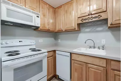 310 Lathrop Avenue #307, Forest Park, IL 60130 - Photo 5