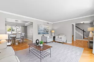 2450 Tanglewood Dr, Lisle, IL 60532 - Photo 5