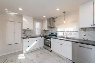 2415 Gilboa Ave, Zion, IL 60099 - Photo 7