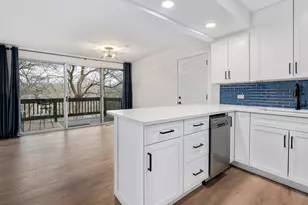 5516 E Lake Dr, Lisle, IL 60532 - Photo 7