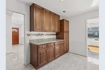 3836 W Estes Avenue, Lincolnwood, IL 60712 - Photo 5