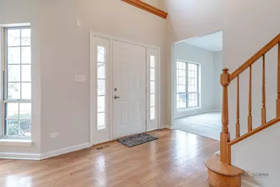 555 Meadowview Drive, Wauconda, IL 60084 - Photo 5