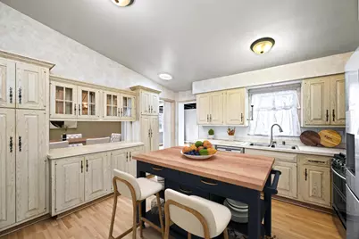 324 Warren Road, Glenview, IL 60025 - Photo 7