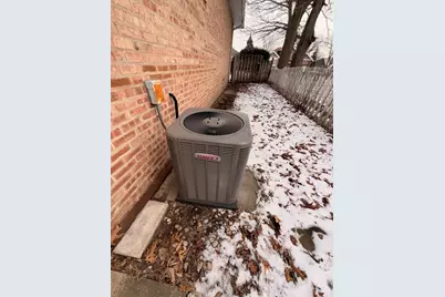 18136 Oakwood Avenue, Lansing, IL 60438 - Photo 19