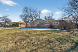 7929 W 74th St, Bridgeview, IL 60455 - Photo 3