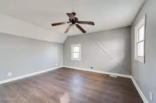 12025 S Prairie Ave, Chicago, IL 60628 - Photo 11