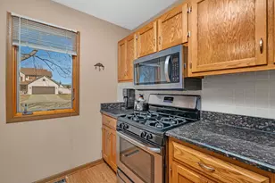 214 Deerpath Dr, Minooka, IL 60447 - Photo 7