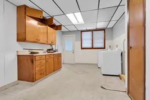 1760 E 158th St, South Holland, IL 60473 - Photo 9