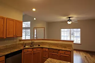 1036 Woodview Ct, Aurora, IL 60502 - Photo 9