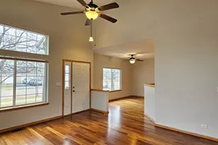 1036 Woodview Ct, Aurora, IL 60502 - Photo 3