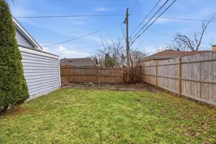 509 Bonniebrook Ave, Mundelein, IL 60060 - Photo 13