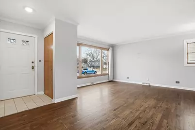 509 Bonniebrook Avenue, Mundelein, IL 60060 - Photo 3