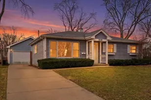 509 Bonniebrook Ave, Mundelein, IL 60060 - Photo 1