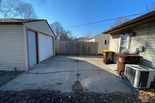 1818 Overdene Ave, Rockford, IL 61103 - Photo 9