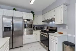 139 Sanders Rd, Northbrook, IL 60062 - Photo 17