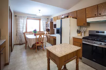 238 Royal Lane, Bloomingdale, IL 60108 - Photo 9