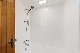 3411 N Springfield Ave, Chicago, IL 60618 - Photo 15