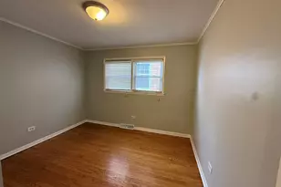 10348 S Rhodes Ave, Chicago, IL 60628 - Photo 5