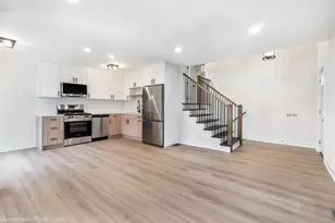 1101 Williamsburg Rd, Country Club Hills, IL 60478 - Photo 5