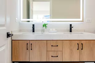 6964 W Cleveland St, Niles, IL 60714 - Photo 11