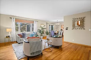 1558 Nevada Ln, Elk Grove Village, IL 60007 - Photo 3