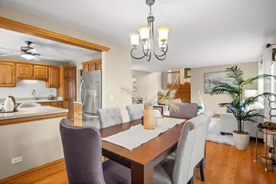 1558 Nevada Lane, Elk Grove Village, IL 60007 - Photo 9